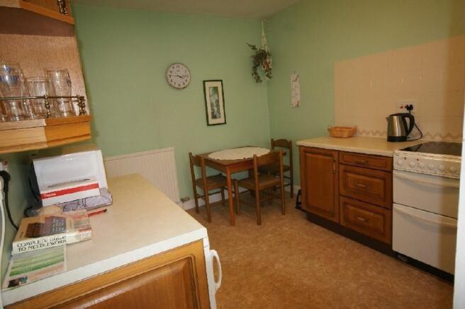 KITCHEN/DINING ROOM