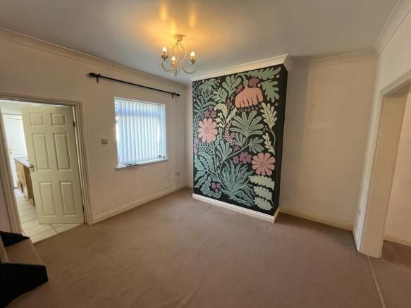 2 bed Terraced to rent Image 8