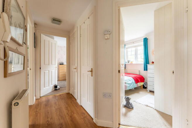 2 bed Ground Flat for sale Image 4