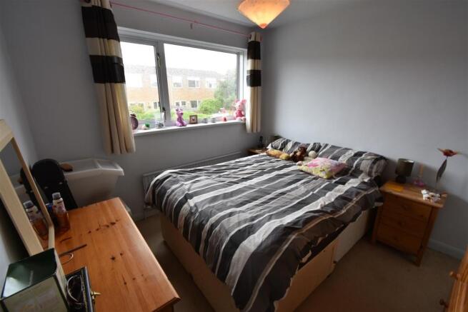 11 Oak Close, Bedroom 2.JPG