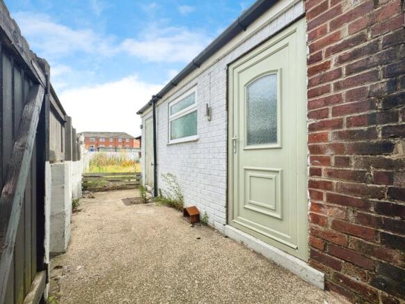 3 bed End of Terrace to rent Image 10