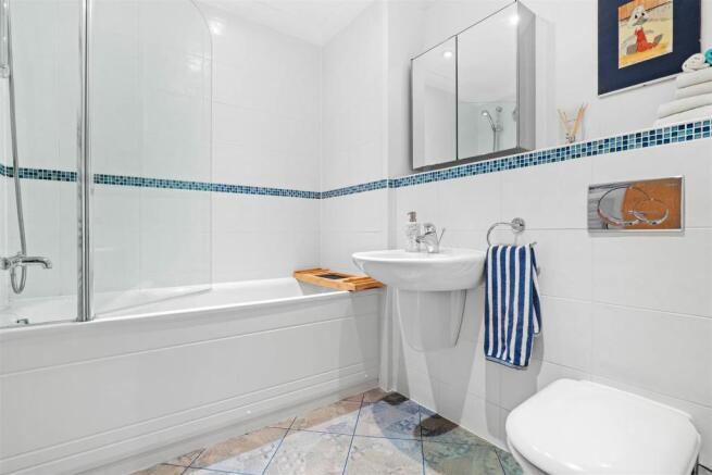 52 Albion Mill - Bathroom.jpg