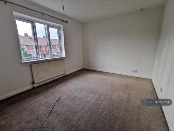 3 bed Semi-Detached to rent Image 8