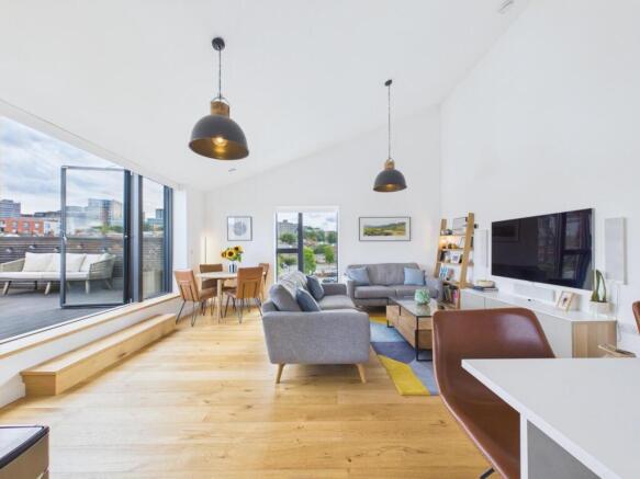 3 bed Penthouse for sale Image 7