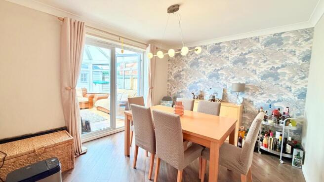 4 bed Detached for sale Image 7