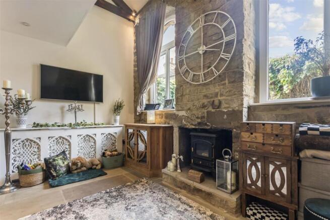 2 bed Semi-Detached for sale Image 4