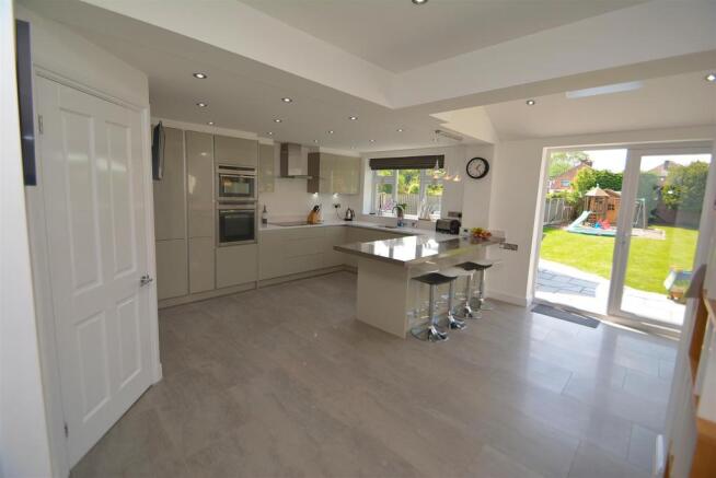 Living/Dining Kitchen