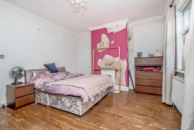 3 bed Terraced for sale Image 11
