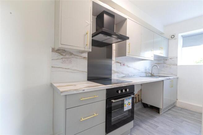 2 bed Terraced to rent Image 10