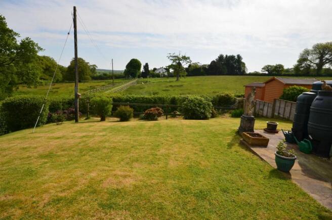 24 Lakelands Close