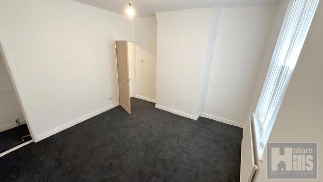 4 bed Terraced to rent Image 7