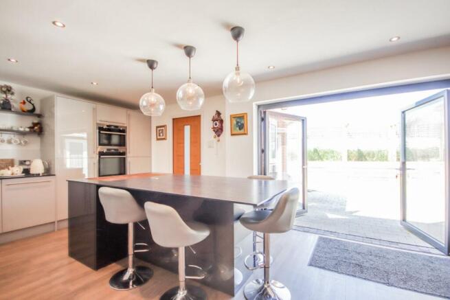 Kitchen/Dining Area