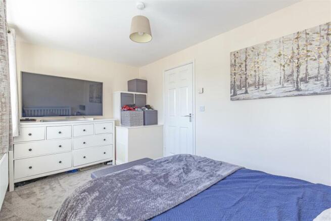Bedroom 1-3.jpg