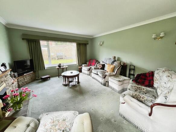 4 bed Detached Bungalow for sale Image 6