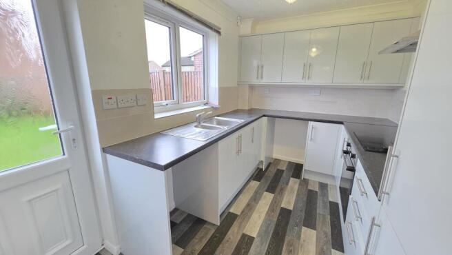Larch Way, Southfields, Sleaford, NG34 photo 4