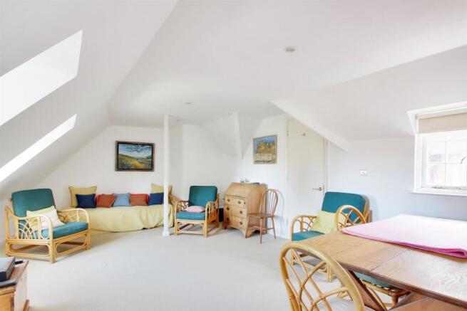 Bedroom 4.jpg