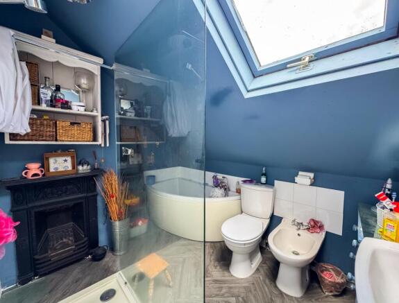 4 bed Terraced for sale Image 11