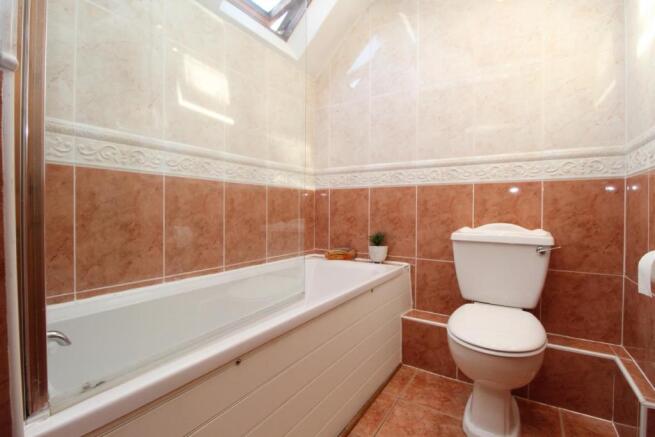 HOUSE BATHROOM/ W.C.