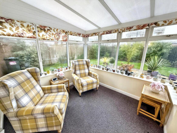 4 bed Detached for sale Image 8