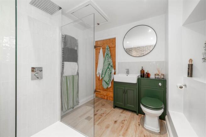 Bathroom-3.jpg