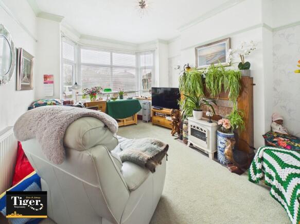 CAM02176G0-PR0819...