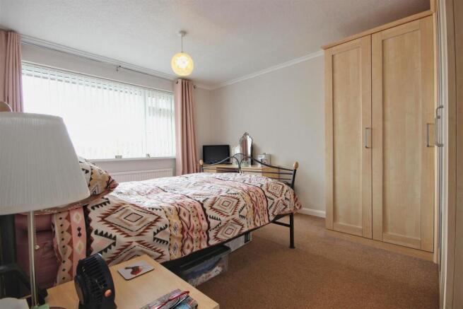 3 bed Semi-Detached for sale Image 6