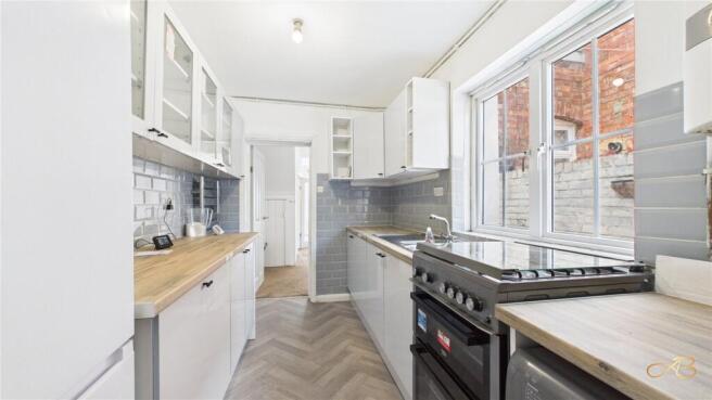 3 bed Terraced to rent Image 4