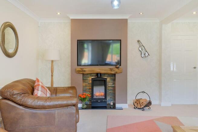 4 bed Detached for sale Image 9