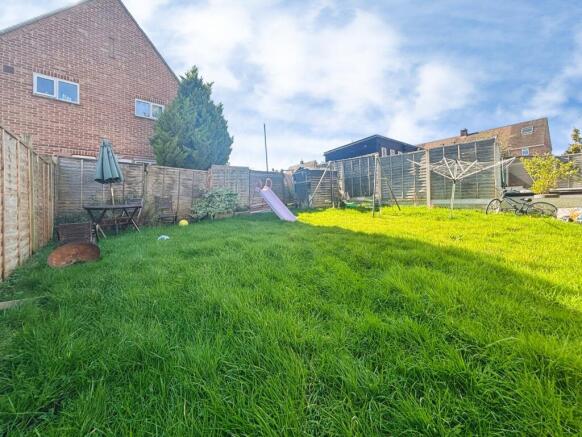 *Investors Only* Hythe, Southampton, SO45 3LN photo 5