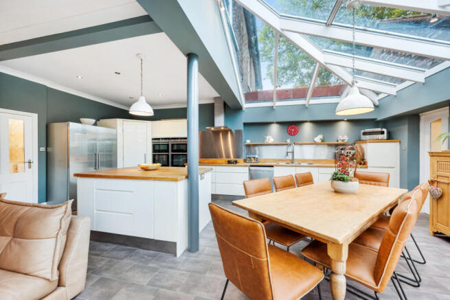 Kitchen/Dining
