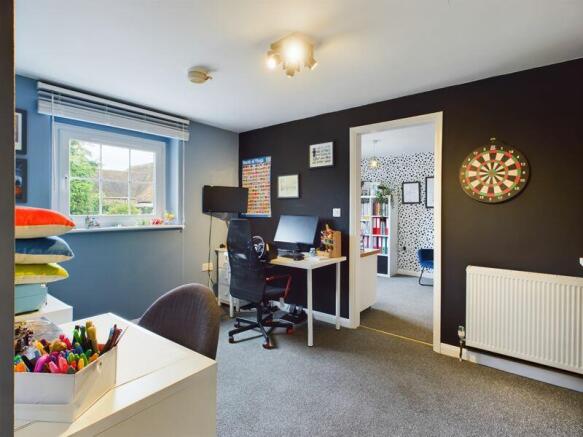 Bedroom / Snug / Office