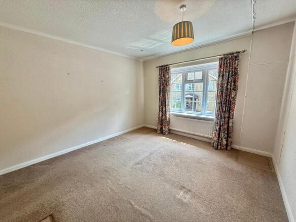 2 bed Flat for sale Image 6
