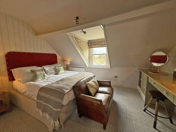 3 bed Terraced for sale Image 11