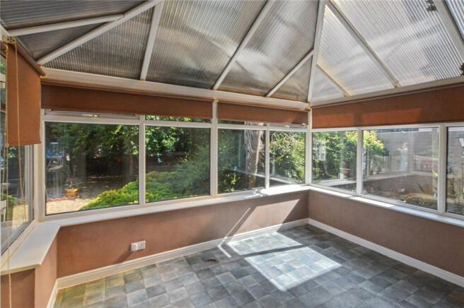 4 bed Semi-Detached for sale Image 6