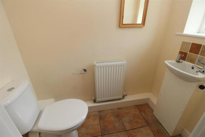 CLOAKROOM/ W.C.