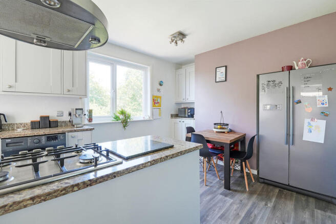 3 bed Semi-Detached for sale Image 9