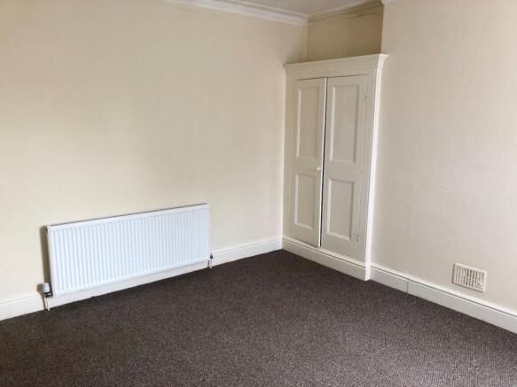3 bed Flat to rent Image 9