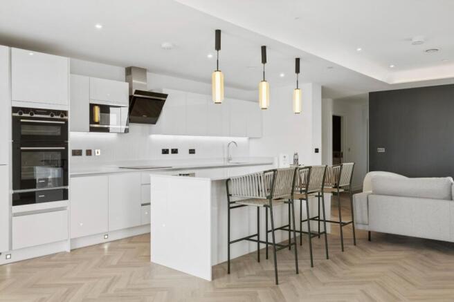 Kitchen & Dining