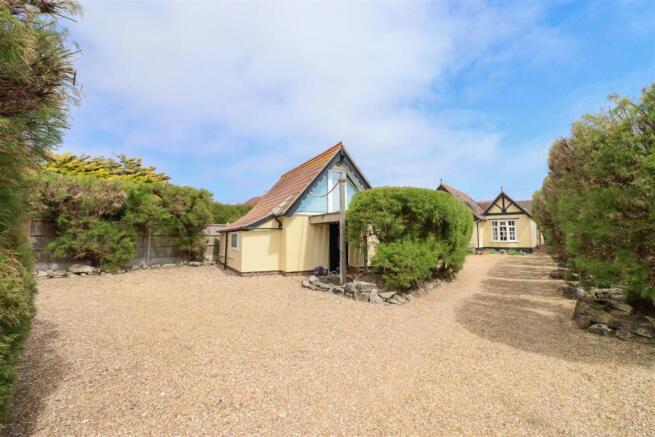 Danefield Road, Selsey, Chichester photo 4