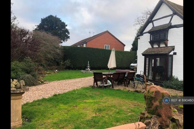 Lovely Garden And Private Parking Offroad