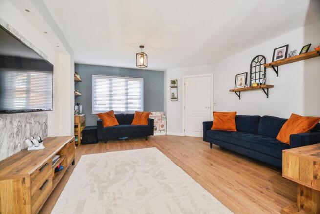 4 bed Detached for sale Image 4