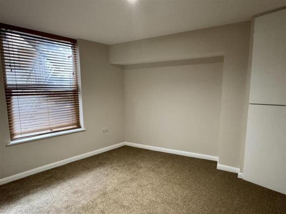 1 bed Flat to rent Image 5