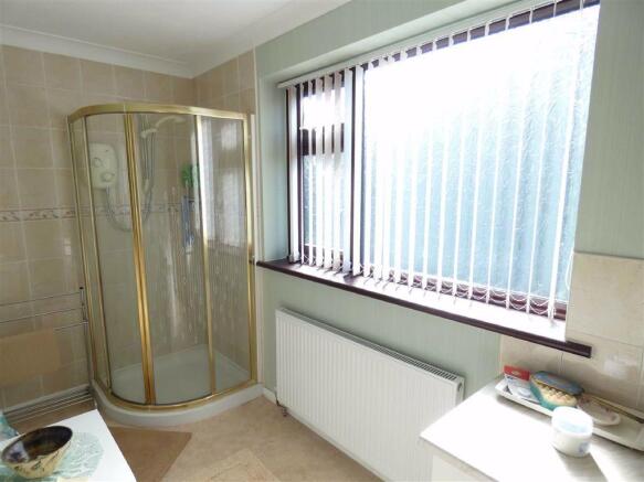 ENSUITE SHOWER ROOM