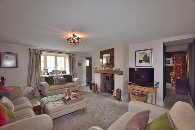 4 bed Cottage for sale Image 8