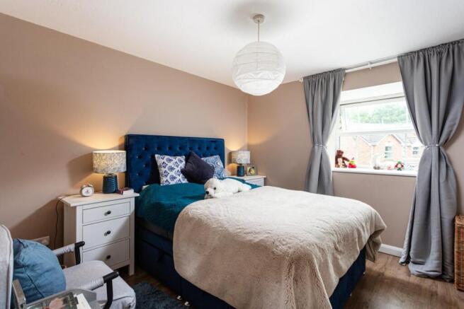 4 bed Semi-Detached for sale Image 12