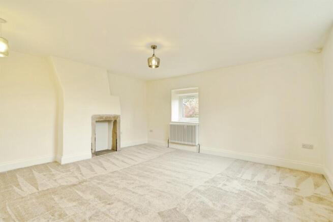 4 bed Semi-Detached for sale Image 8