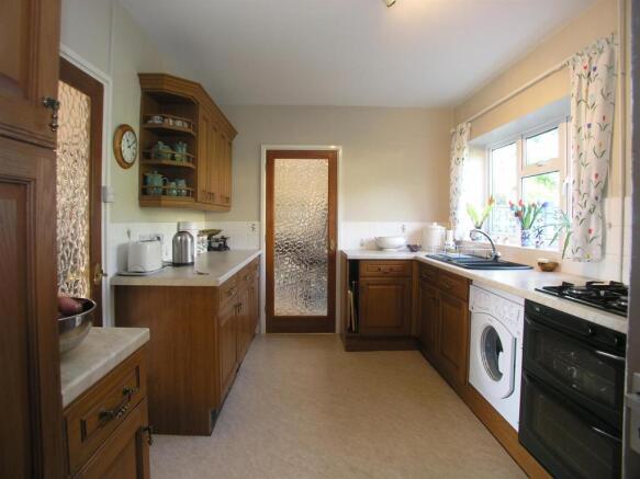 39 Ward Crescent 024