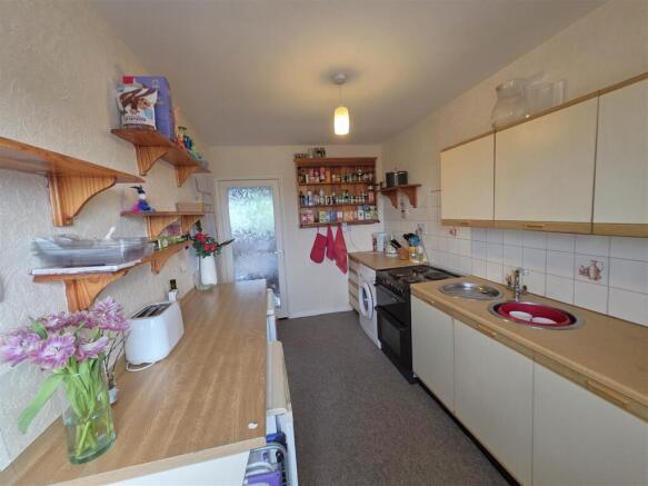 Kitchen 4.jpg