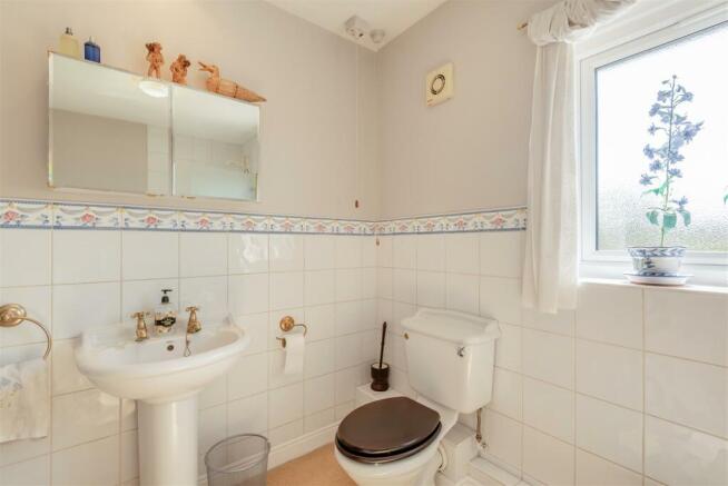 8555122-interior24v.jpg