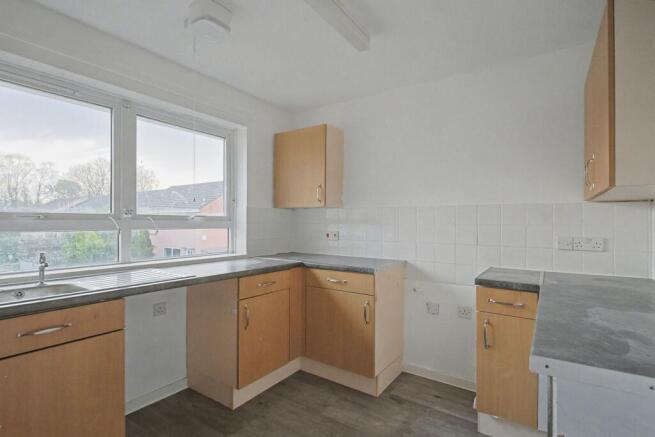 43 Joys Road, Three Legged Cross, Wimborne, Dorset, BH21 6SJ